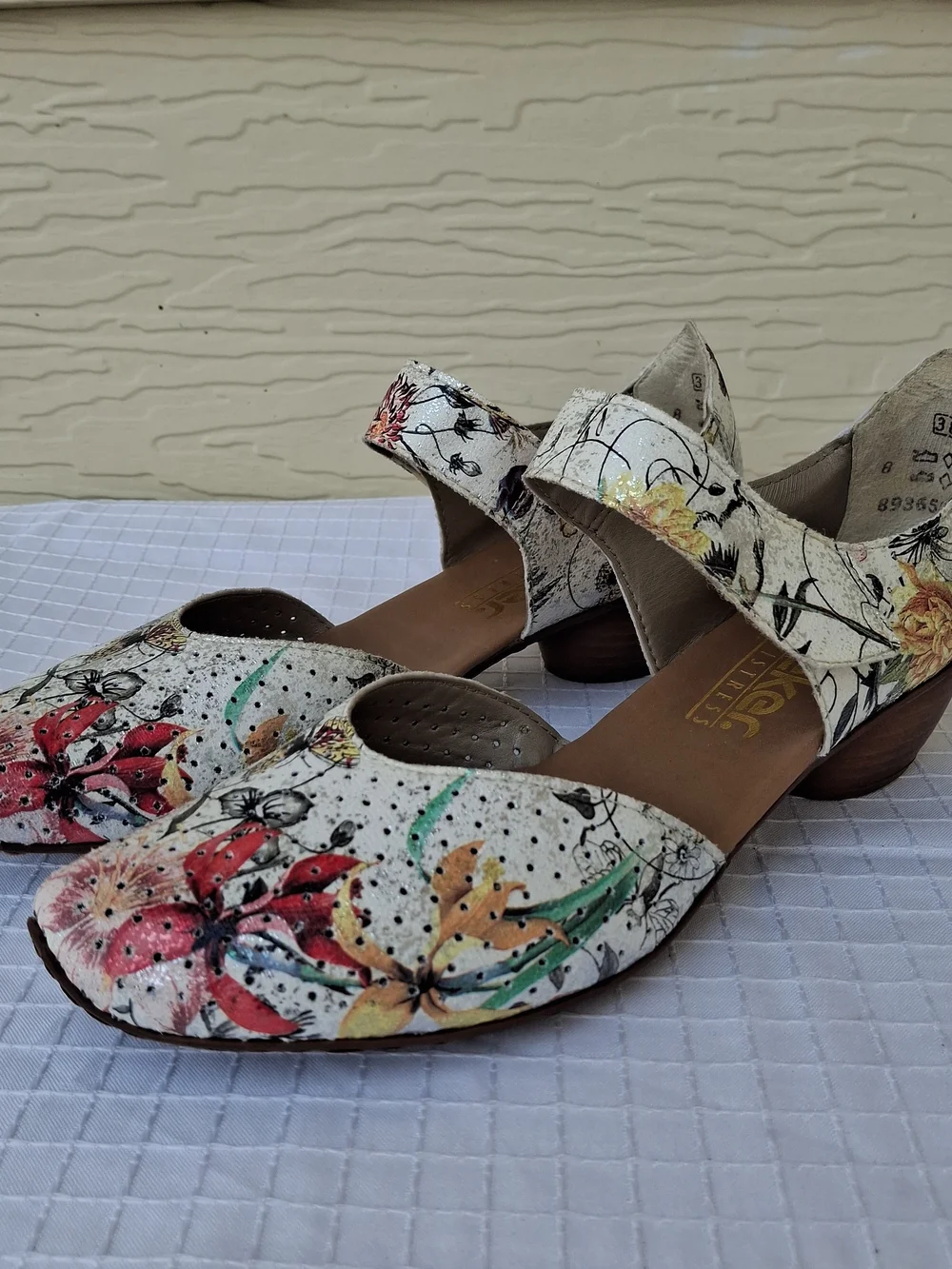 Rieker Women's Mirjam 11 White/Multi Leather Mary Jane - Size 38/8